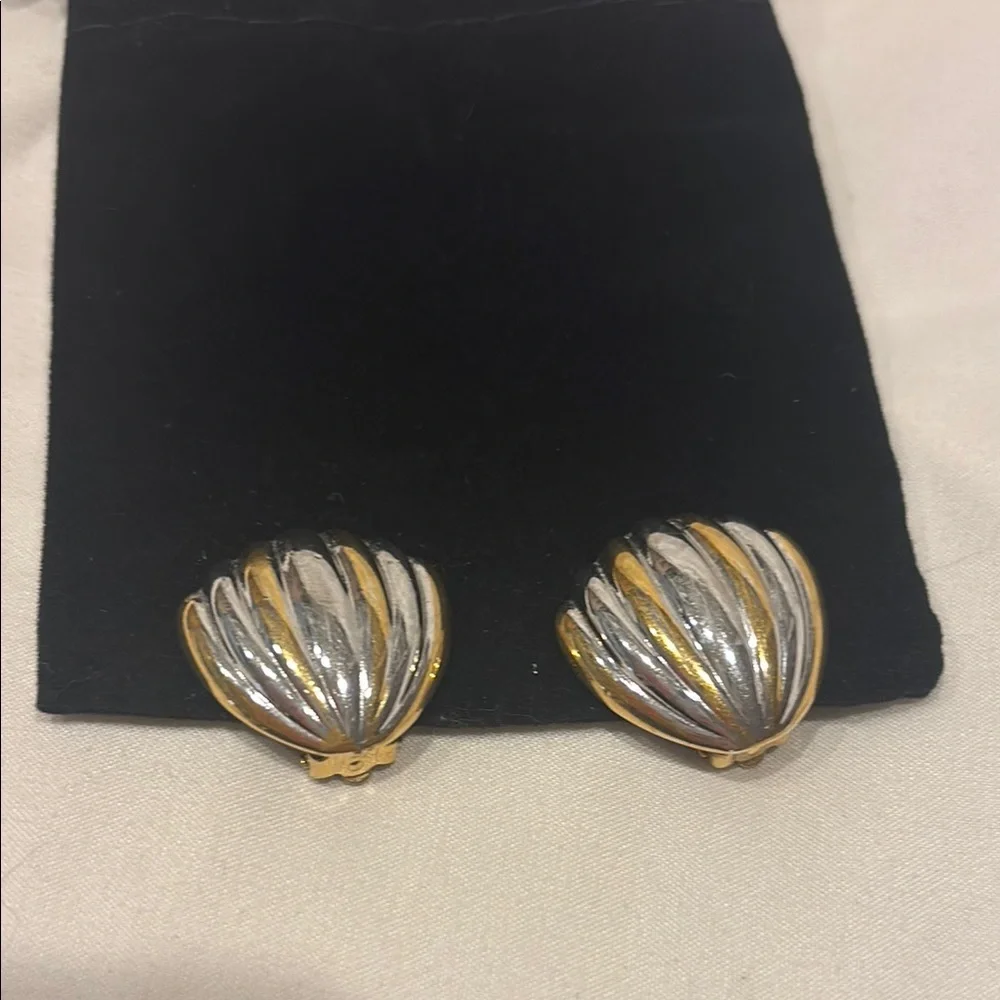 Nina Ricci Vintage Two-Toned Clip-On Shell Earrings - Picture 6 of 6